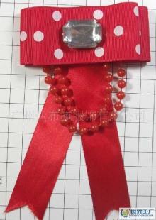 手工布胸花与布蝴蝶结衣饰 时尚与个性的完美融合